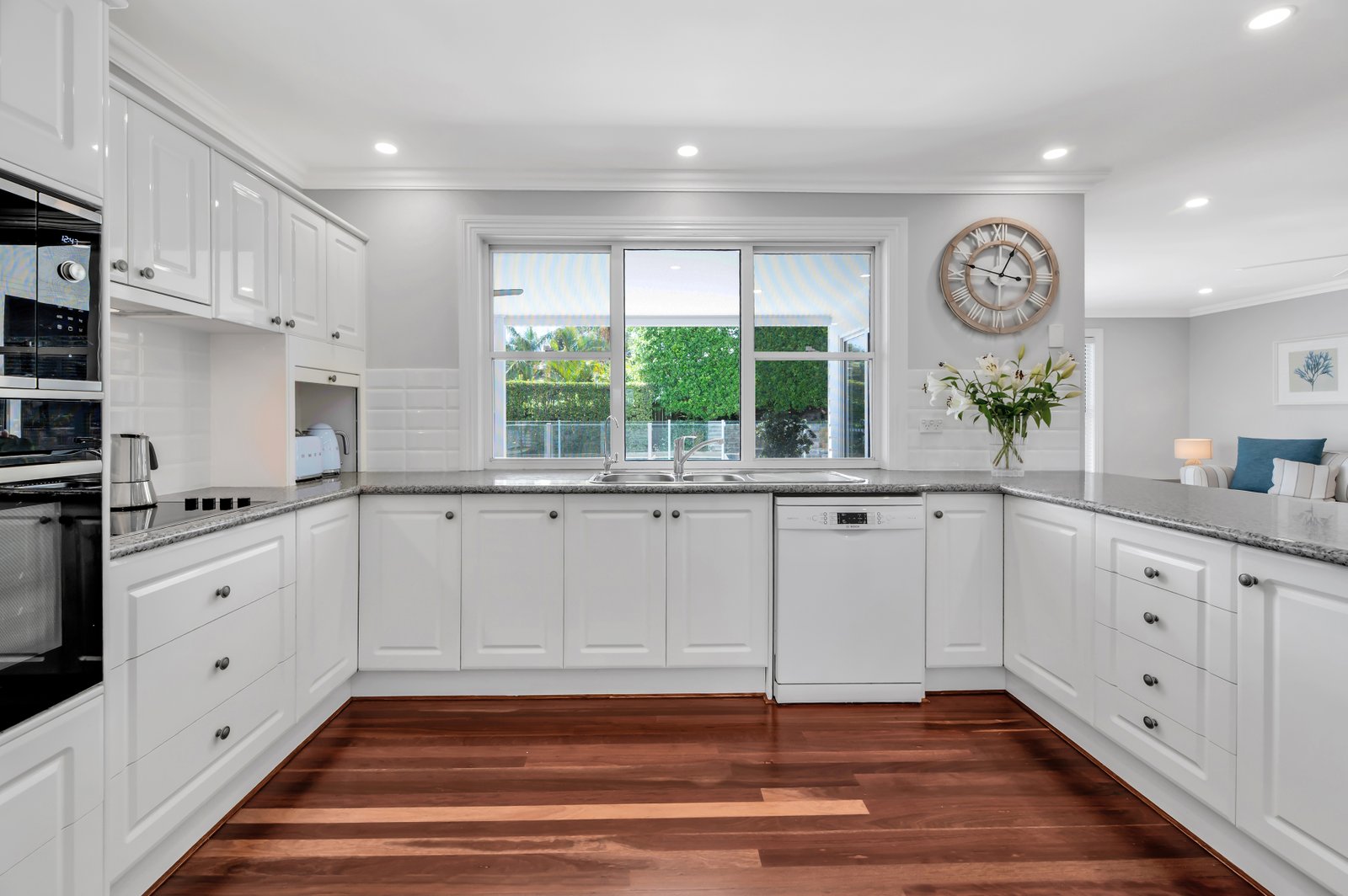 6 Julah Court ASHMORE 4