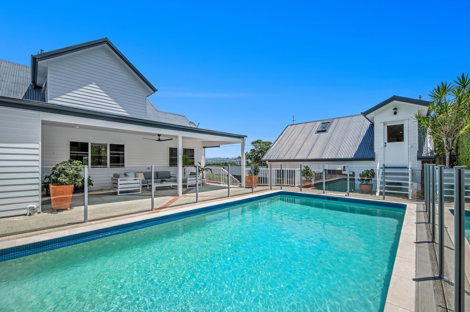 6 Julah Court ASHMORE 9