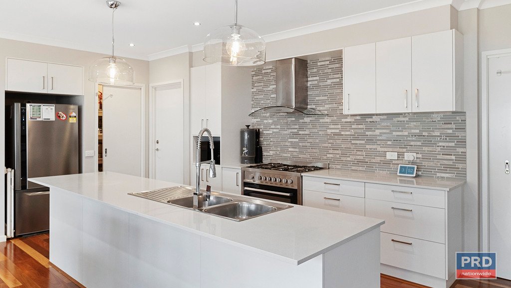 6 Kadina Court STRATHFIELDSAYE 3