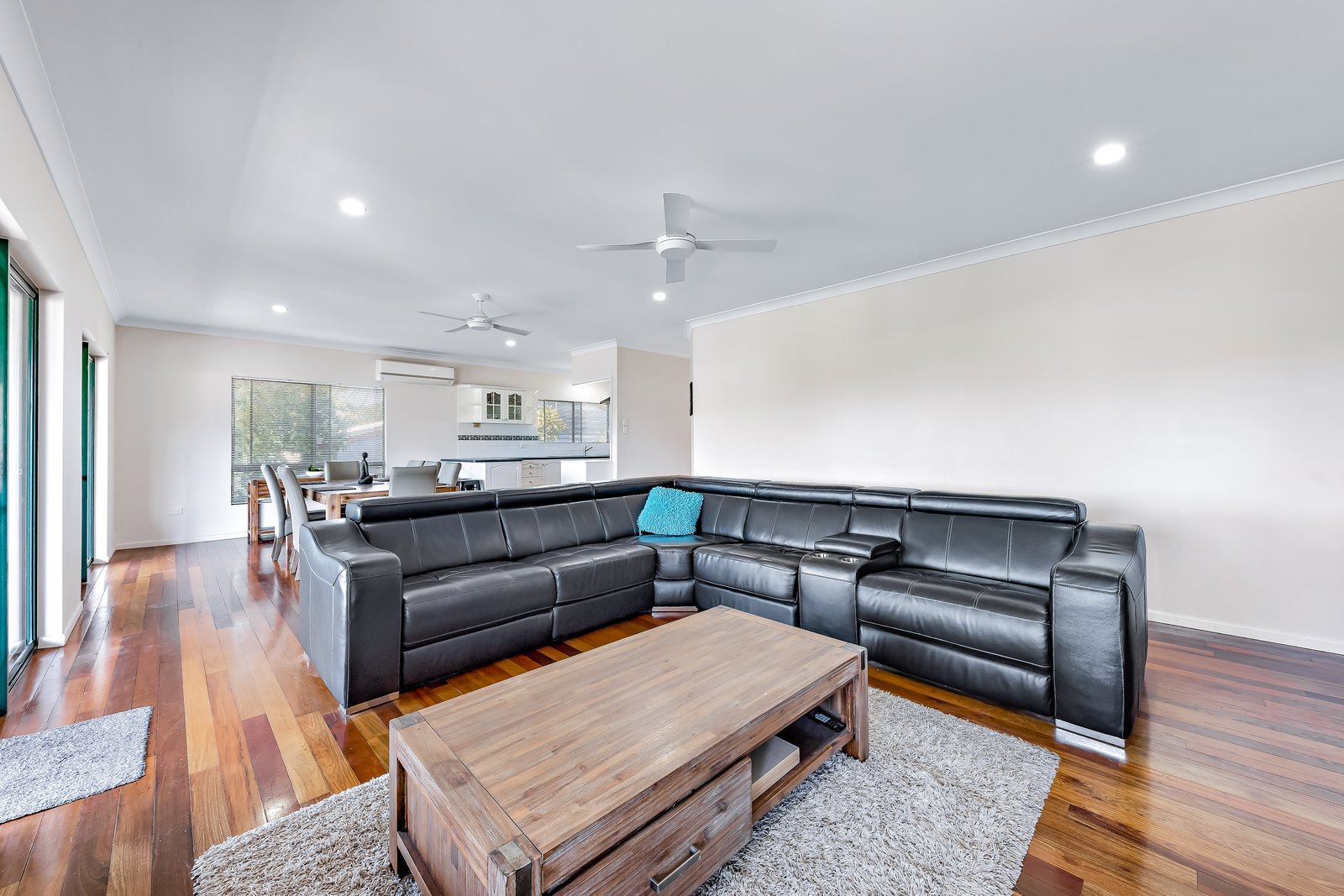 6 Katoota Court CANNONVALE 8