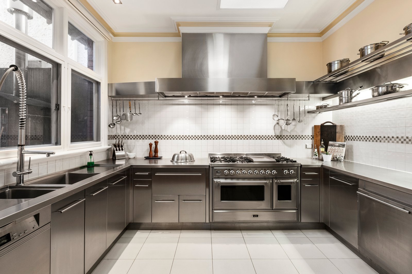 Real Estate and Property in 6 Keats Street, Canterbury, VIC