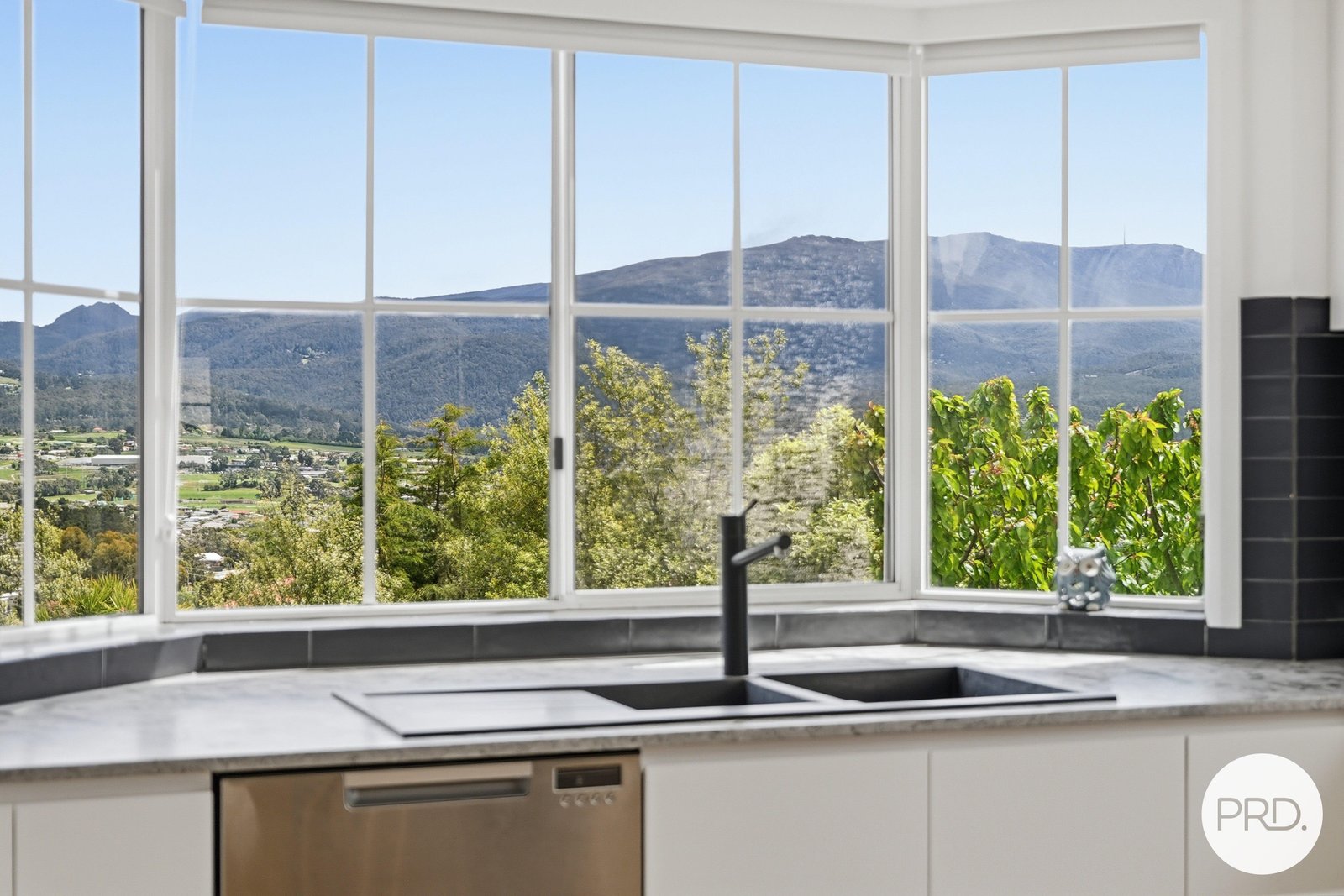 6 Keen Court KINGSTON 14