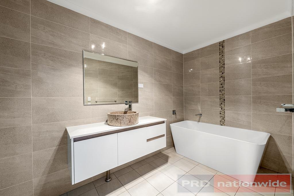 6 Kerrie Crescent PANANIA 5