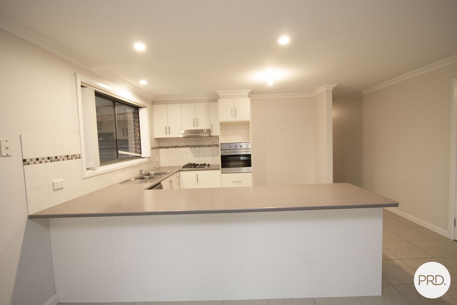 6 King George Way MITCHELL PARK 10