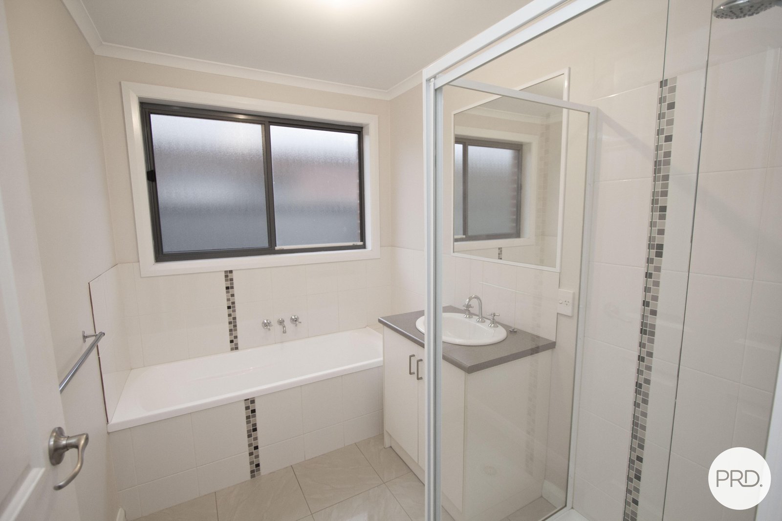 6 King George Way MITCHELL PARK 20