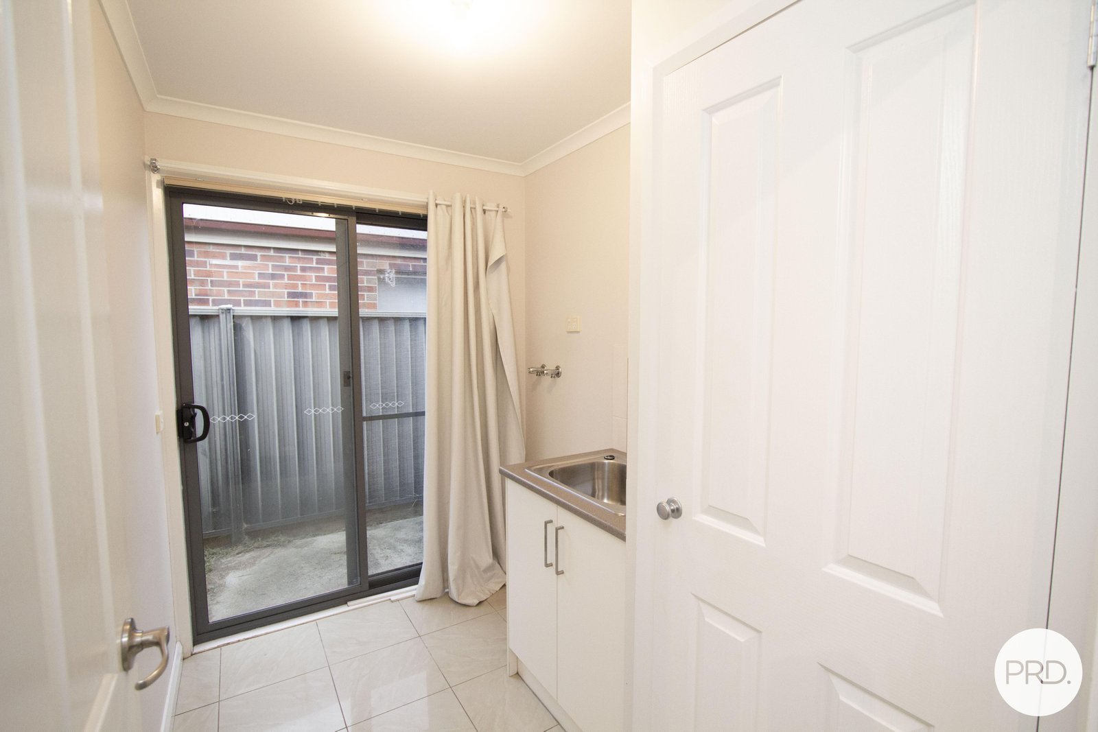 6 King George Way MITCHELL PARK 21