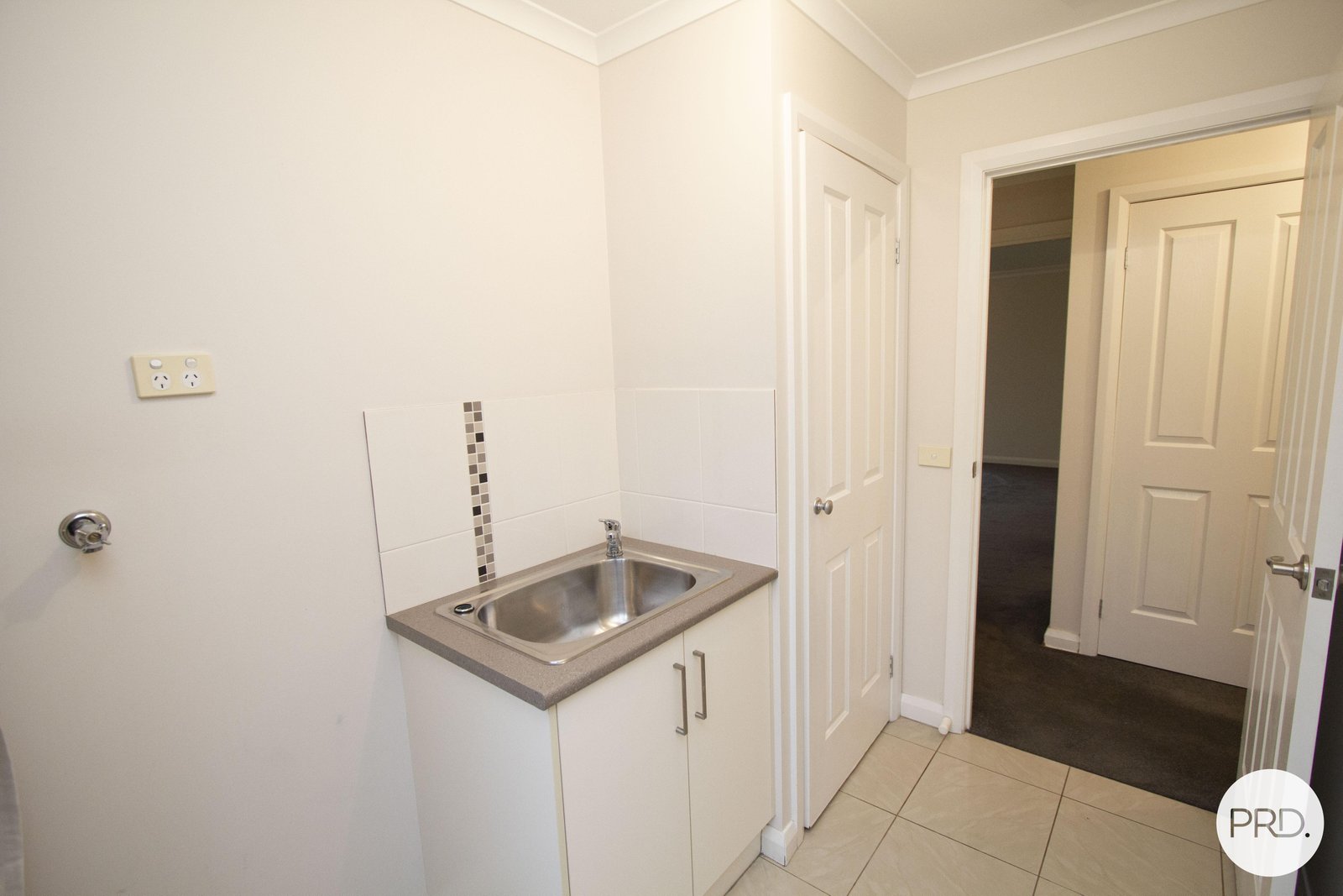 6 King George Way MITCHELL PARK 22