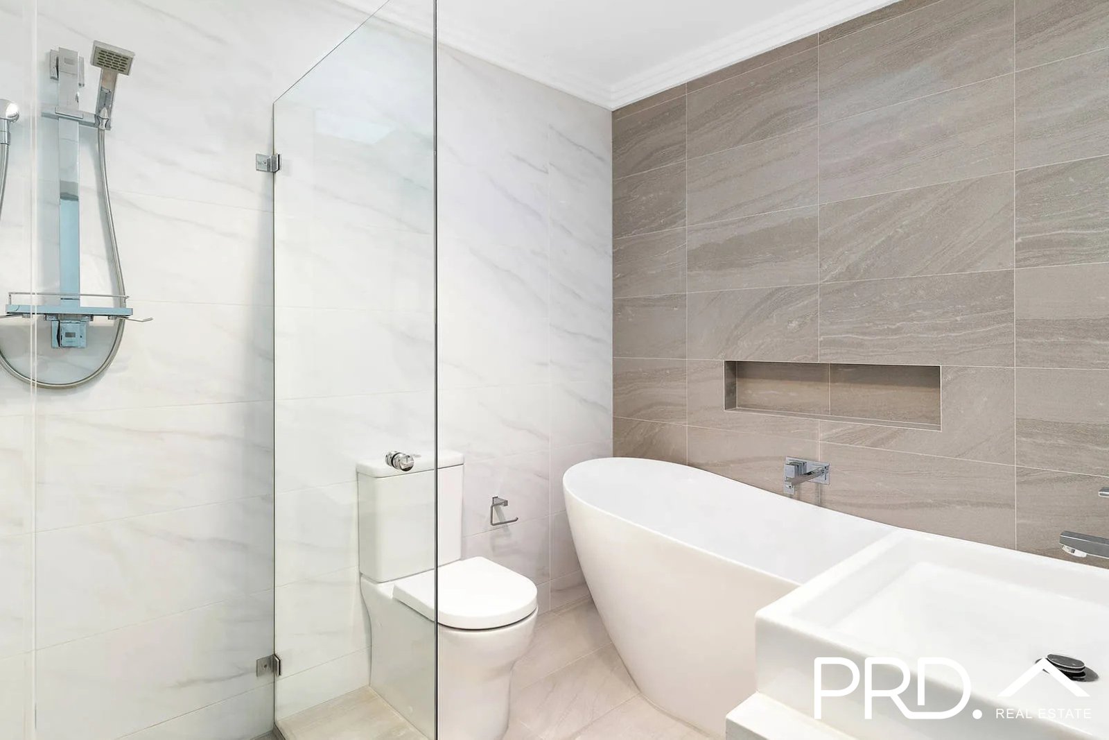 6 Kiora Street PANANIA 5