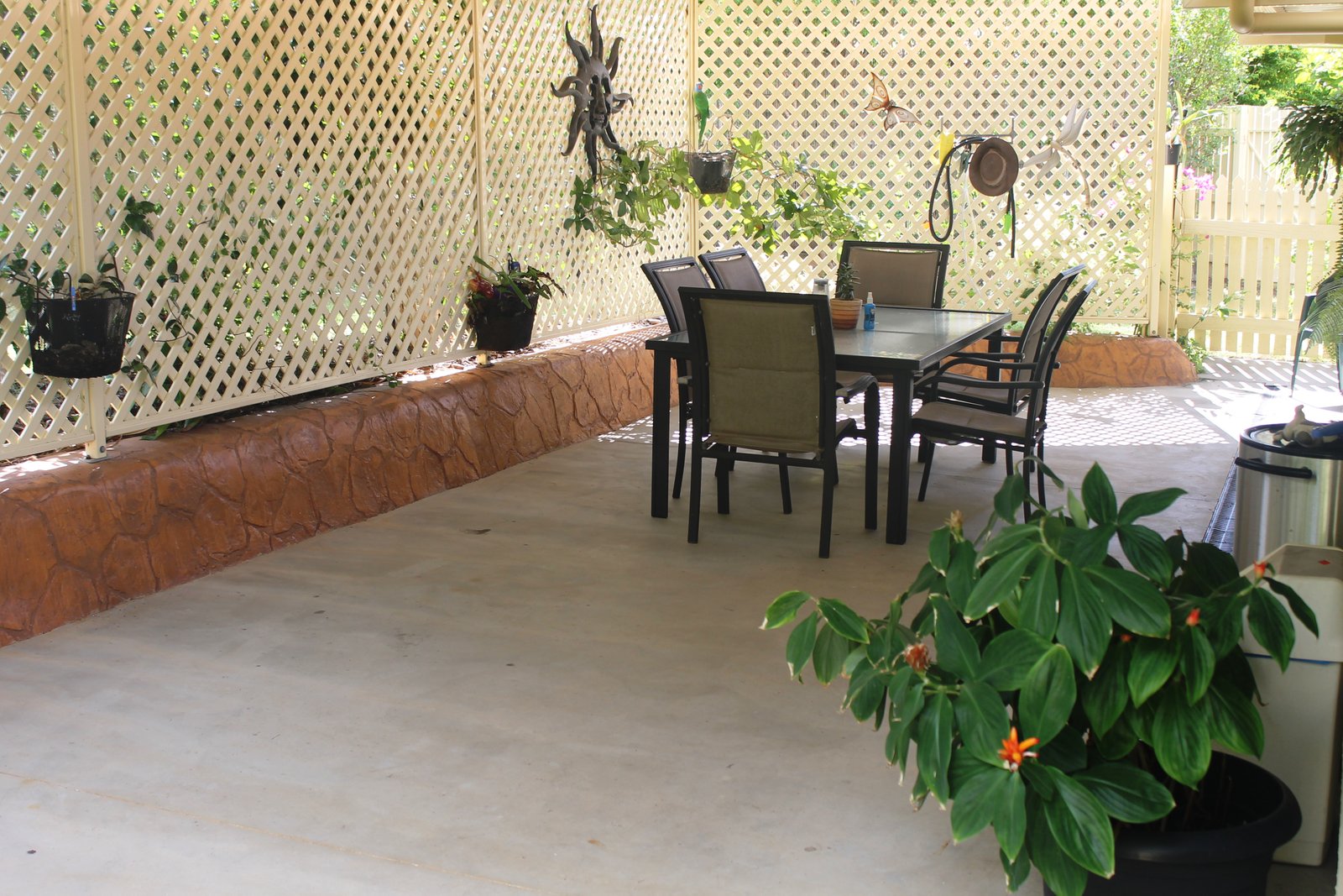 6 Kirrang Place BOYNE ISLAND 1