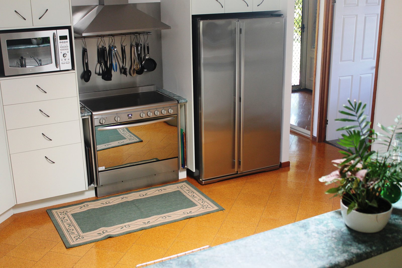 6 Kirrang Place BOYNE ISLAND 8