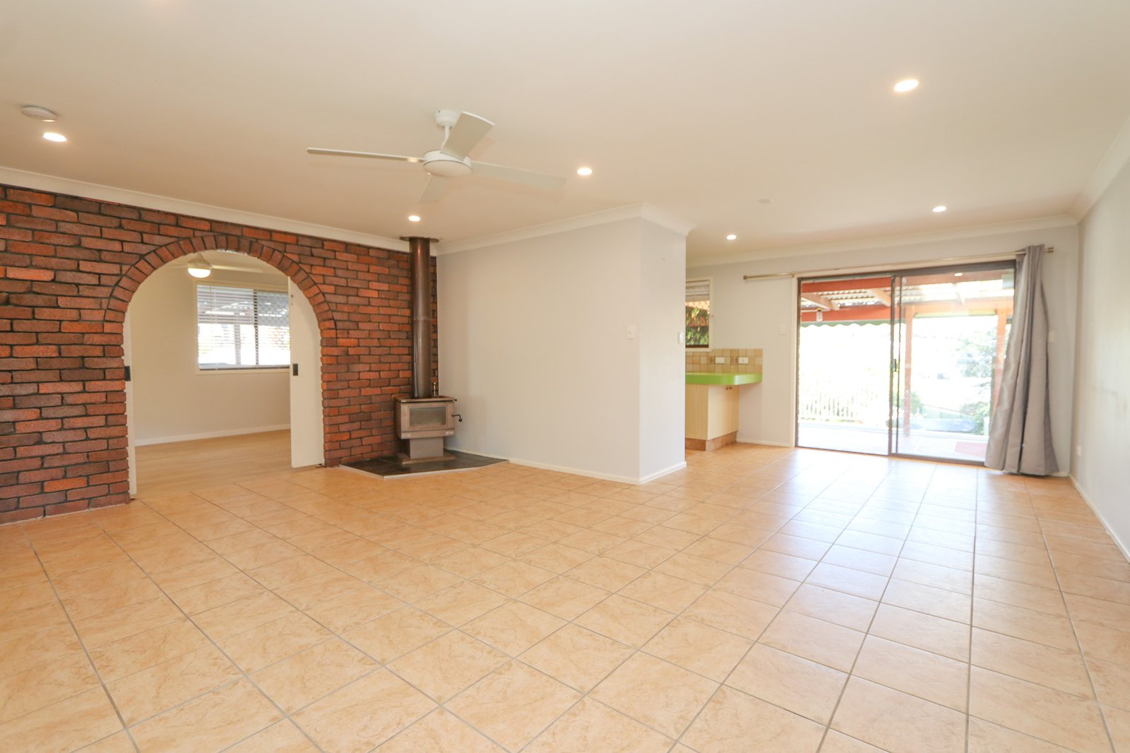 6 Kittani Crescent ASHMORE 6