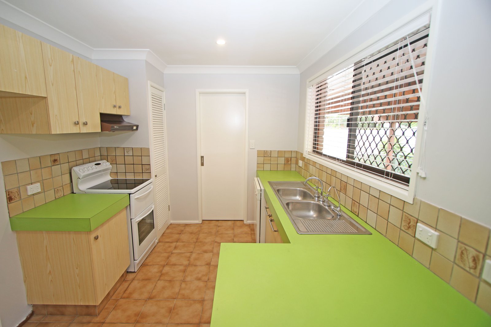 6 Kittani Crescent ASHMORE 7