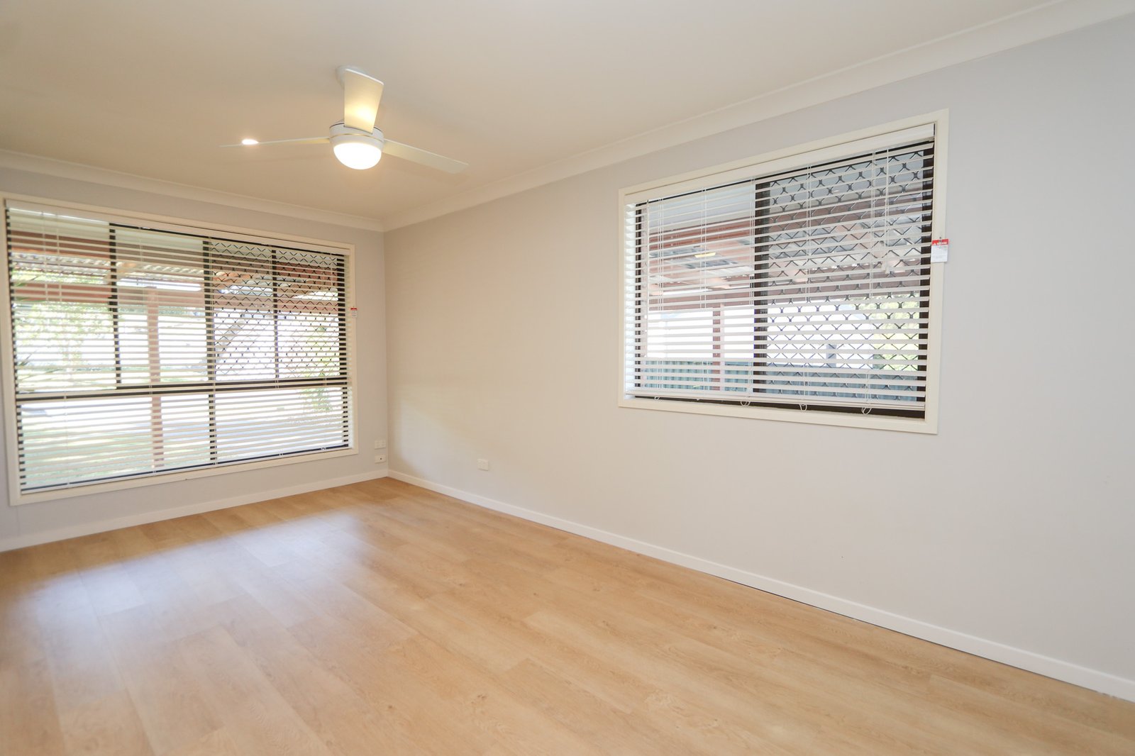 6 Kittani Crescent ASHMORE 14