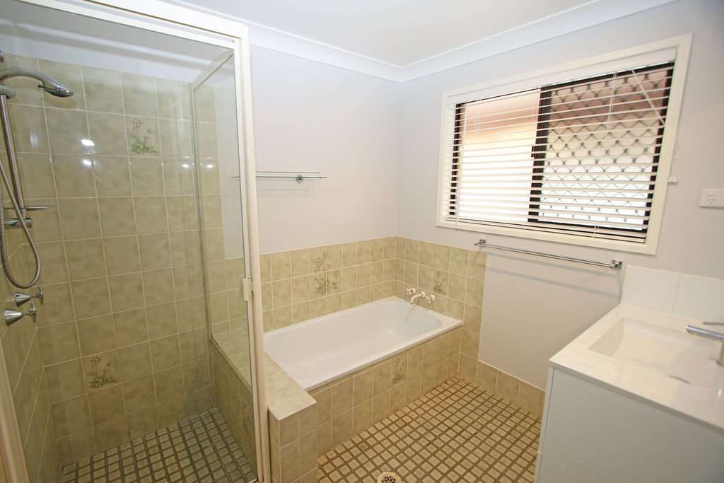 6 Kittani Crescent ASHMORE 13