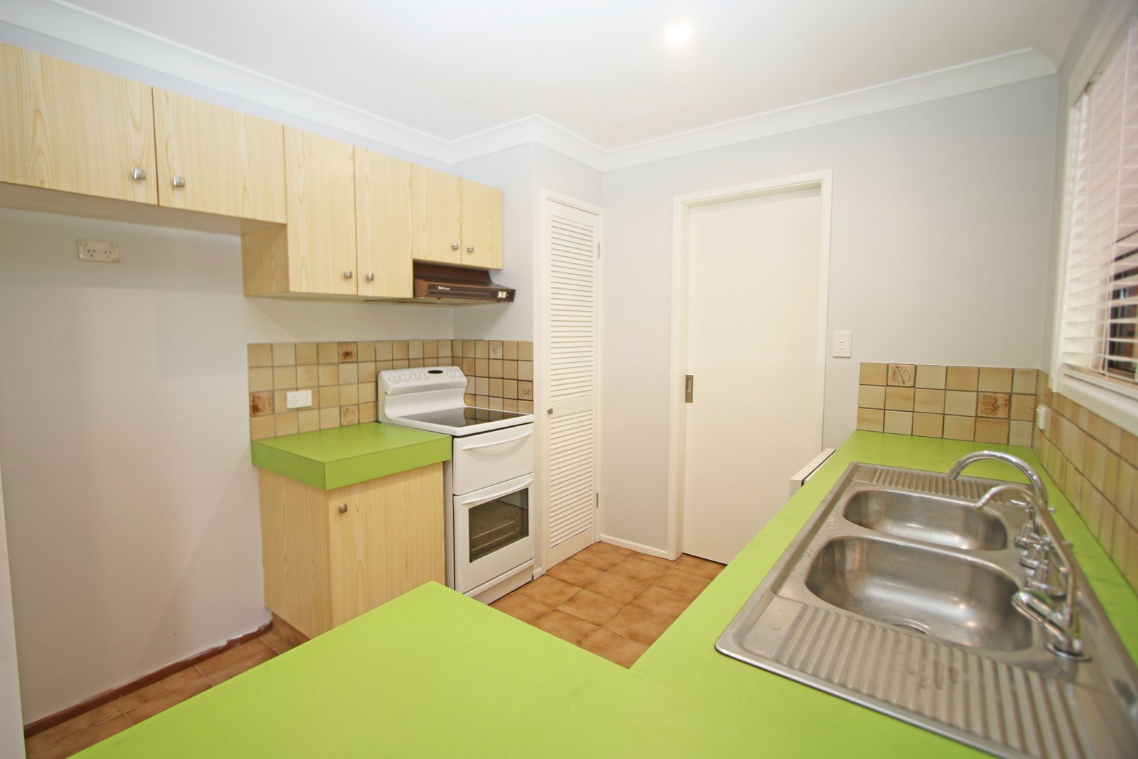 6 Kittani Crescent ASHMORE 8