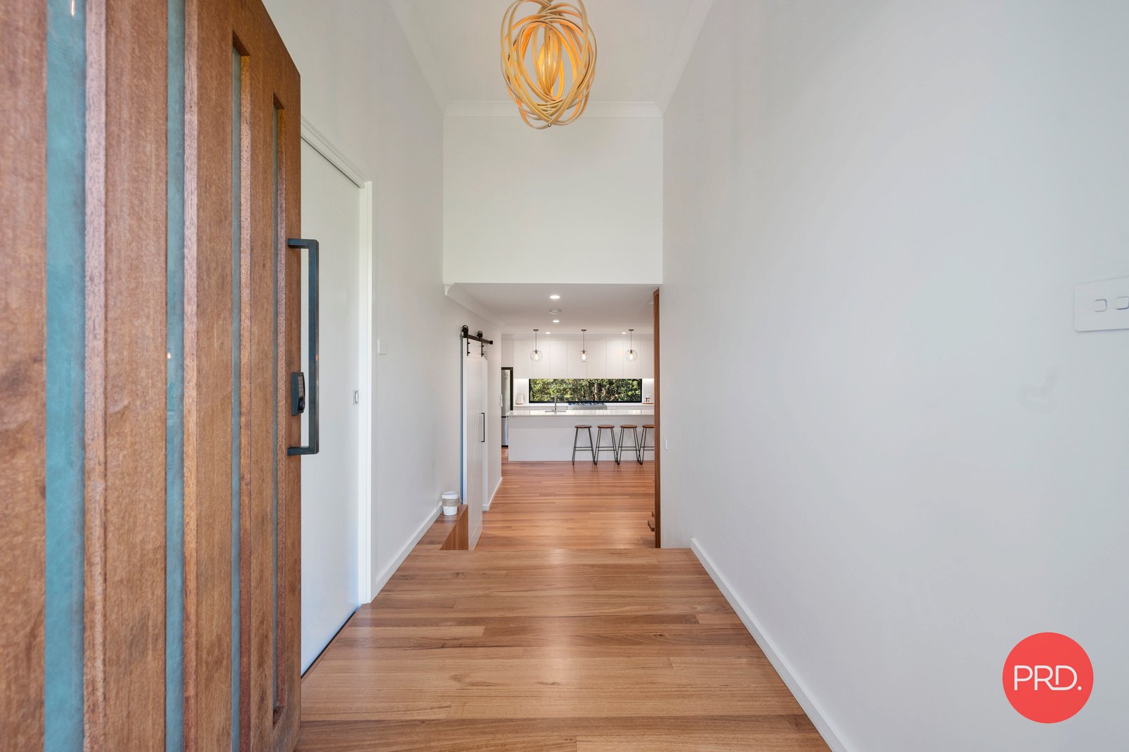 6 Knoll Place COFFS HARBOUR 2