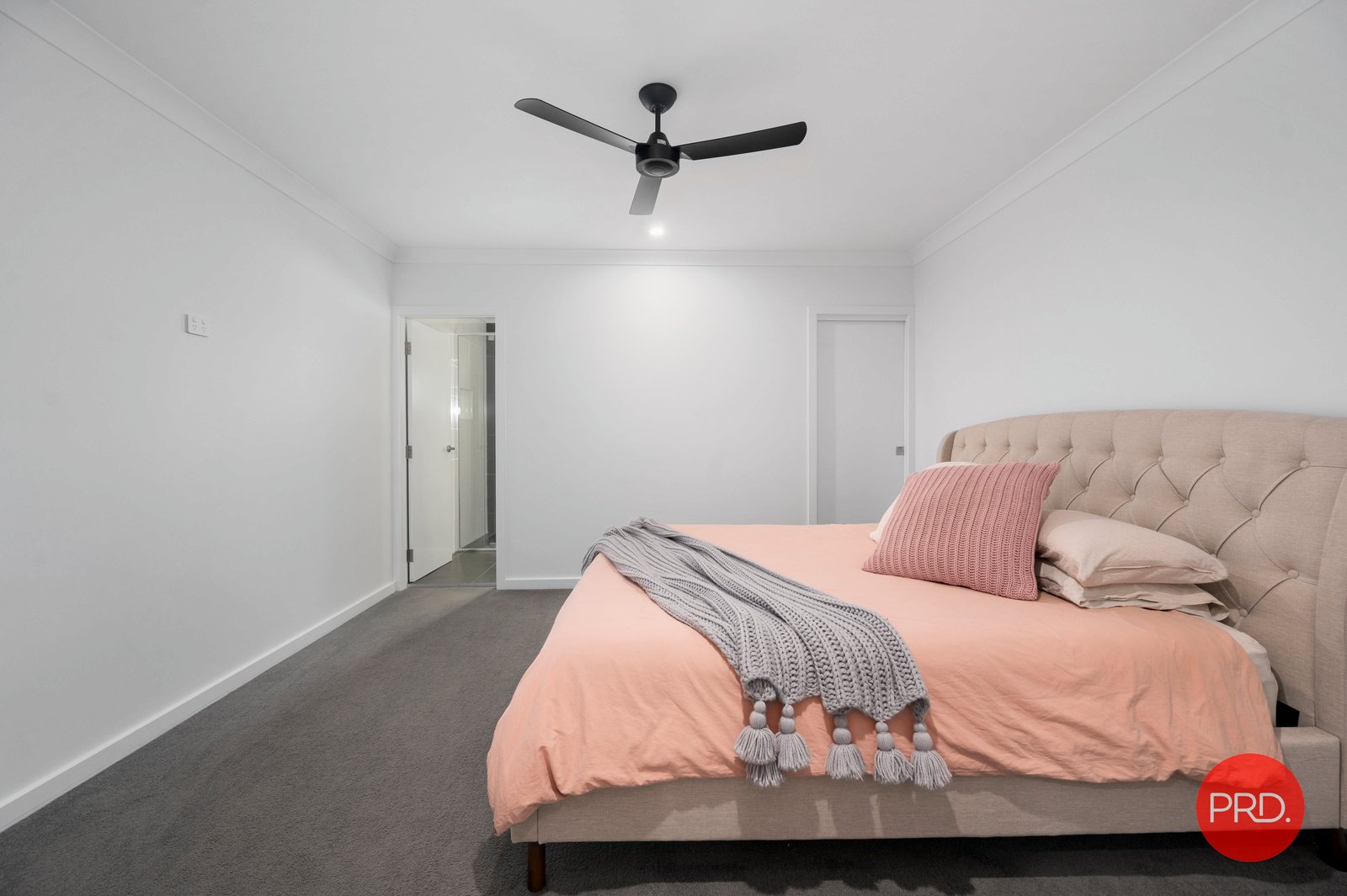 6 Knoll Place COFFS HARBOUR 11