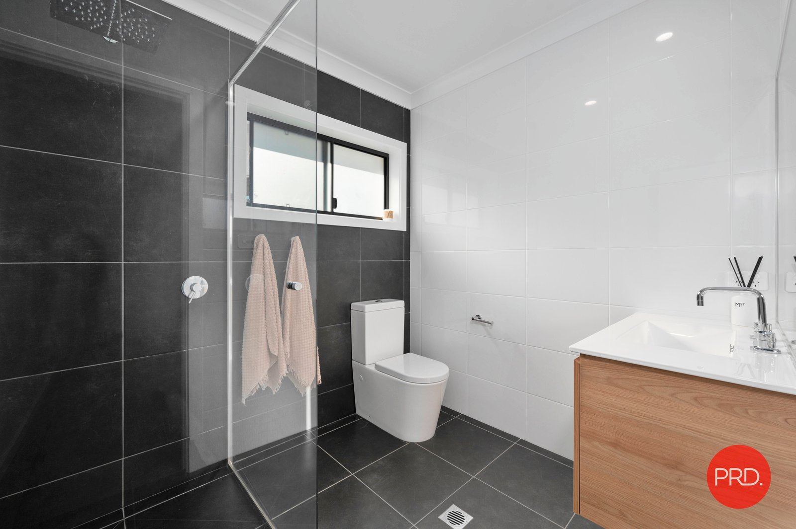 6 Knoll Place COFFS HARBOUR 12