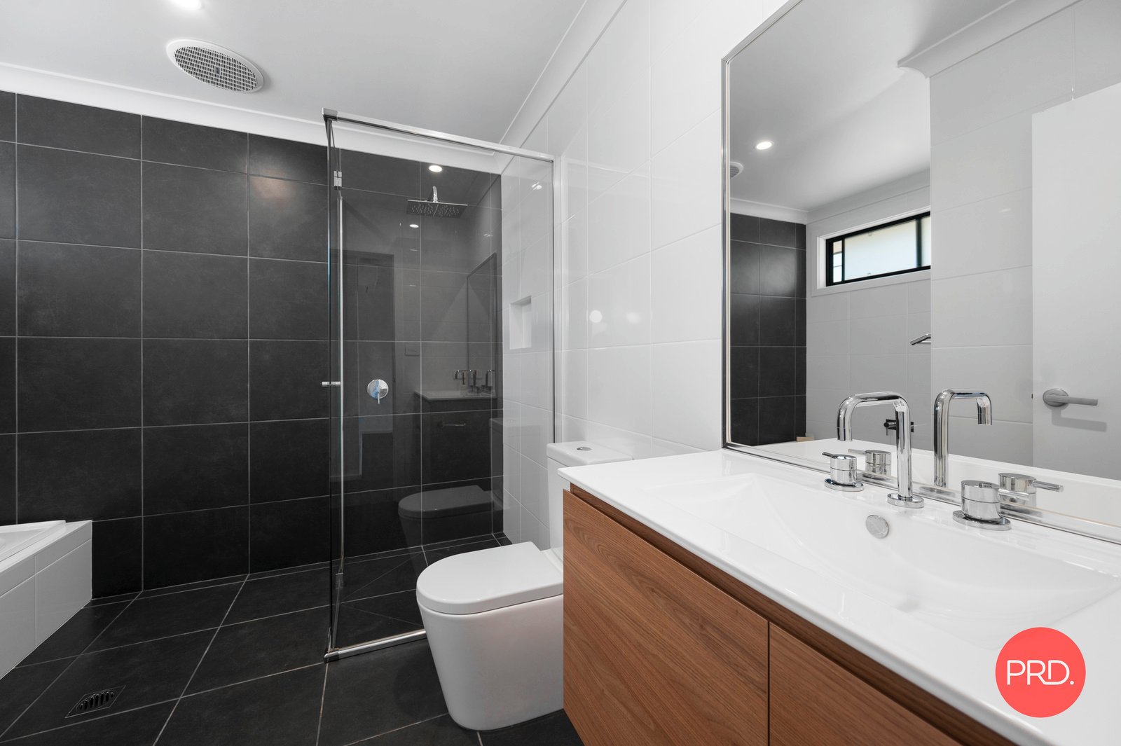 6 Knoll Place COFFS HARBOUR 17