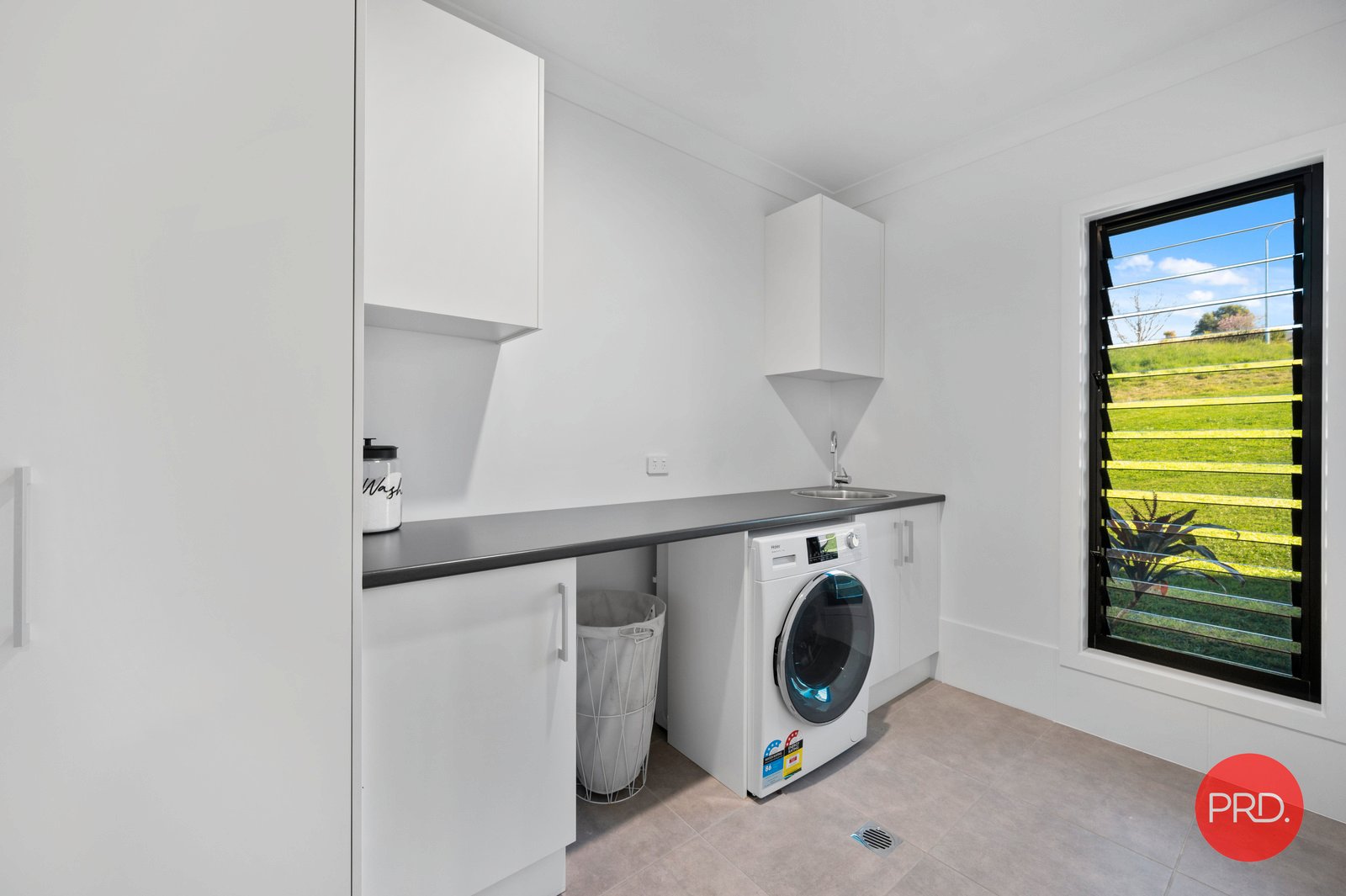 6 Knoll Place COFFS HARBOUR 18