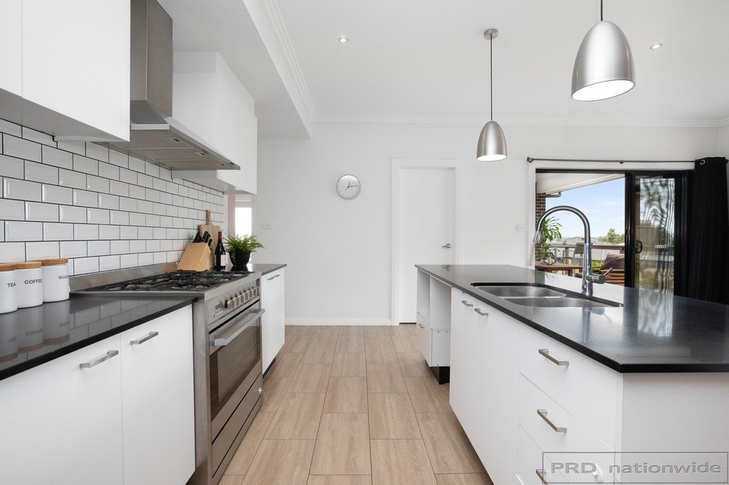 6 Koppie Close RAWORTH 9