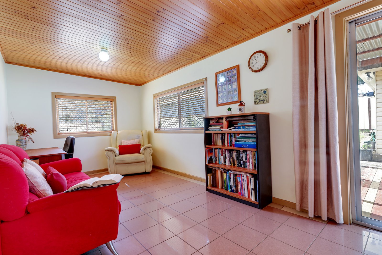 6 Kurrawa Crescent KOONAWARRA 8