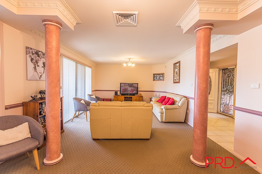 6 Kurria Close TAMWORTH 3