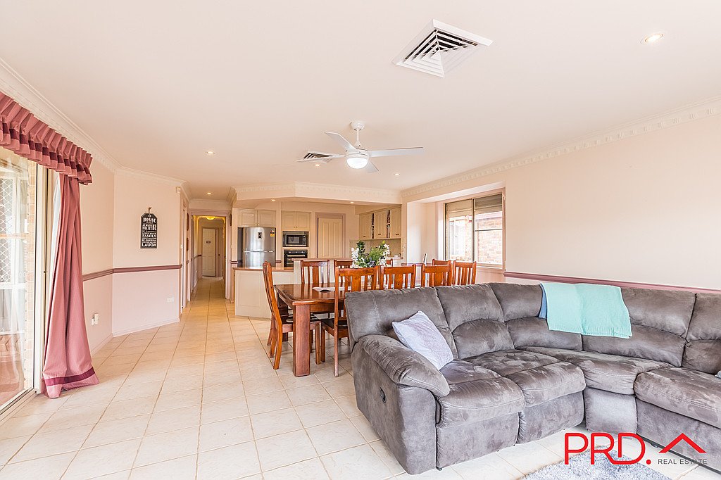 6 Kurria Close TAMWORTH 4