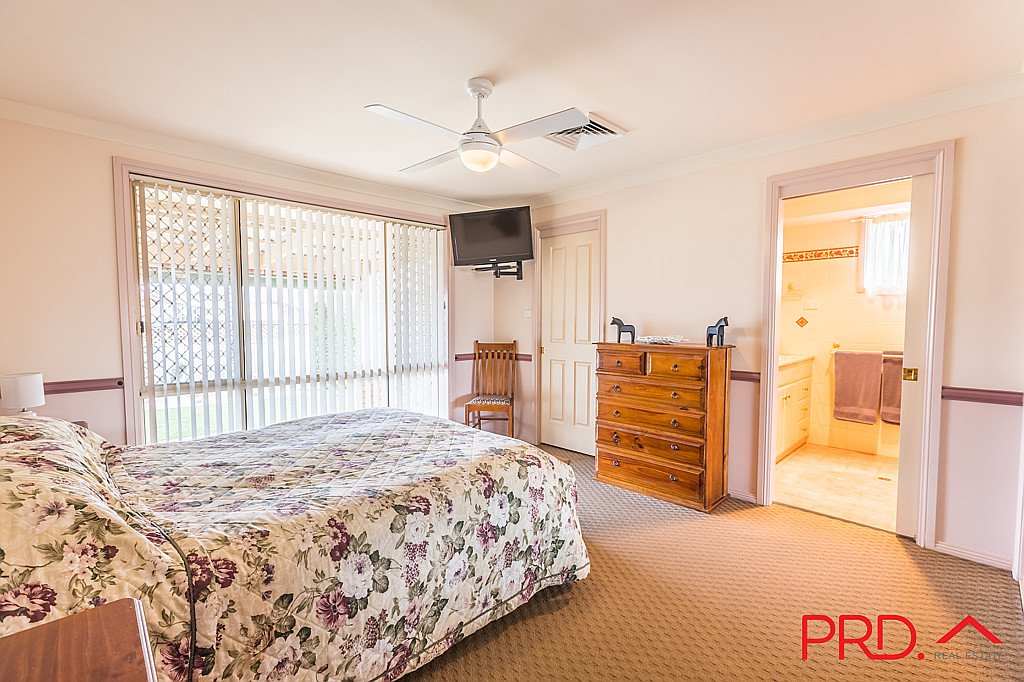 6 Kurria Close TAMWORTH 8