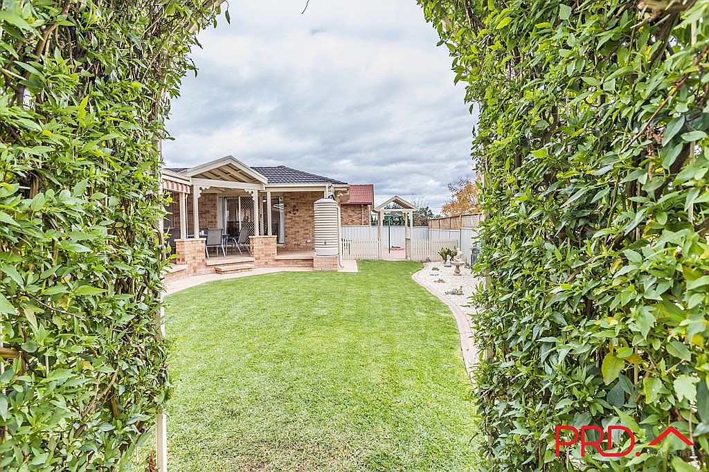 6 Kurria Close TAMWORTH 17