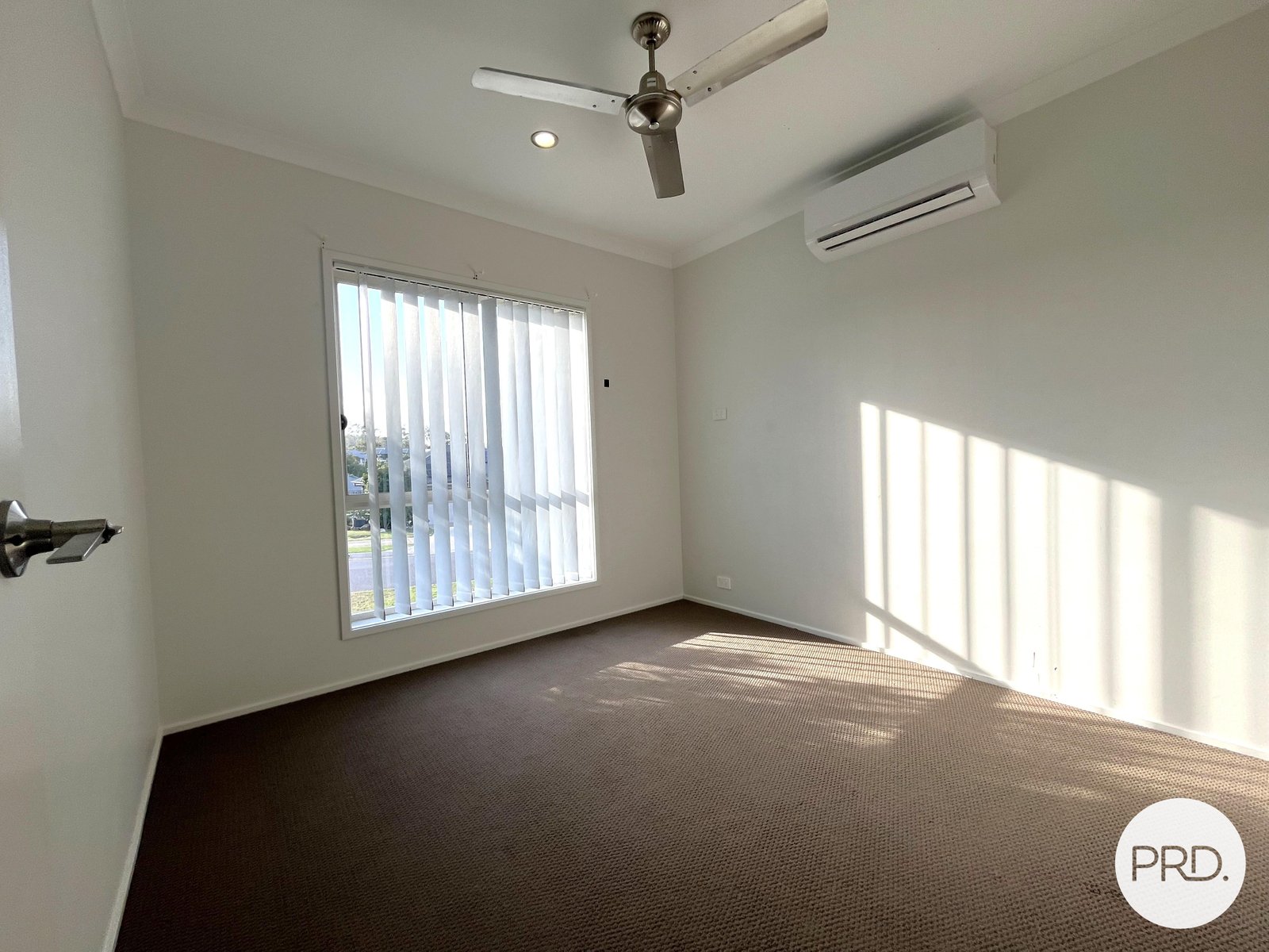 6 Kurwongbah Street BOYNE ISLAND 4