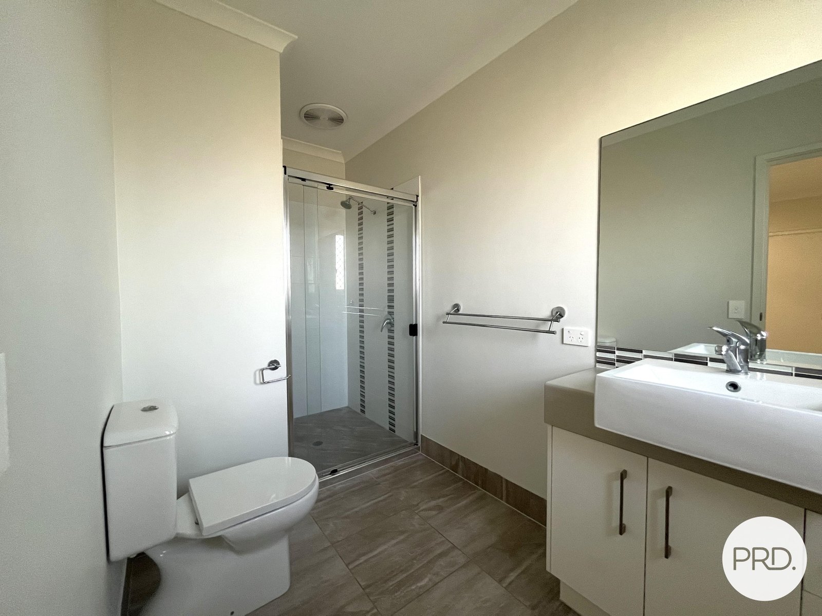 6 Kurwongbah Street BOYNE ISLAND 10