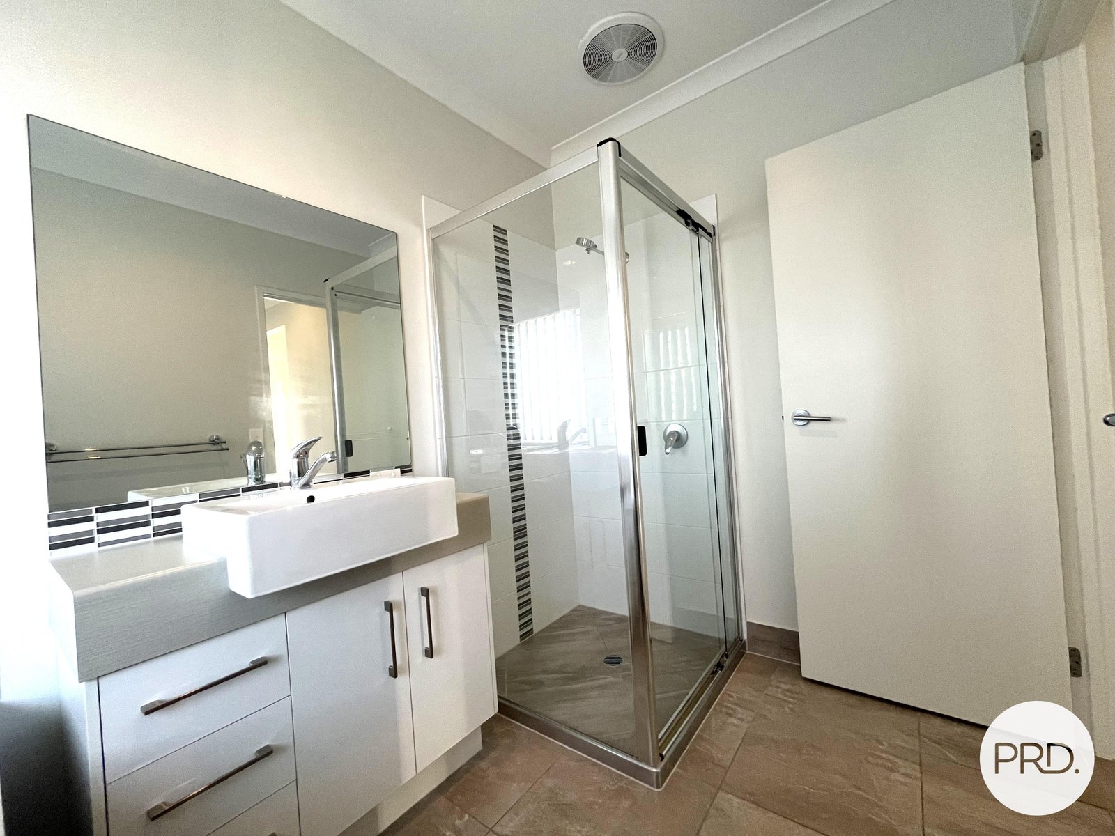 6 Kurwongbah Street BOYNE ISLAND 7