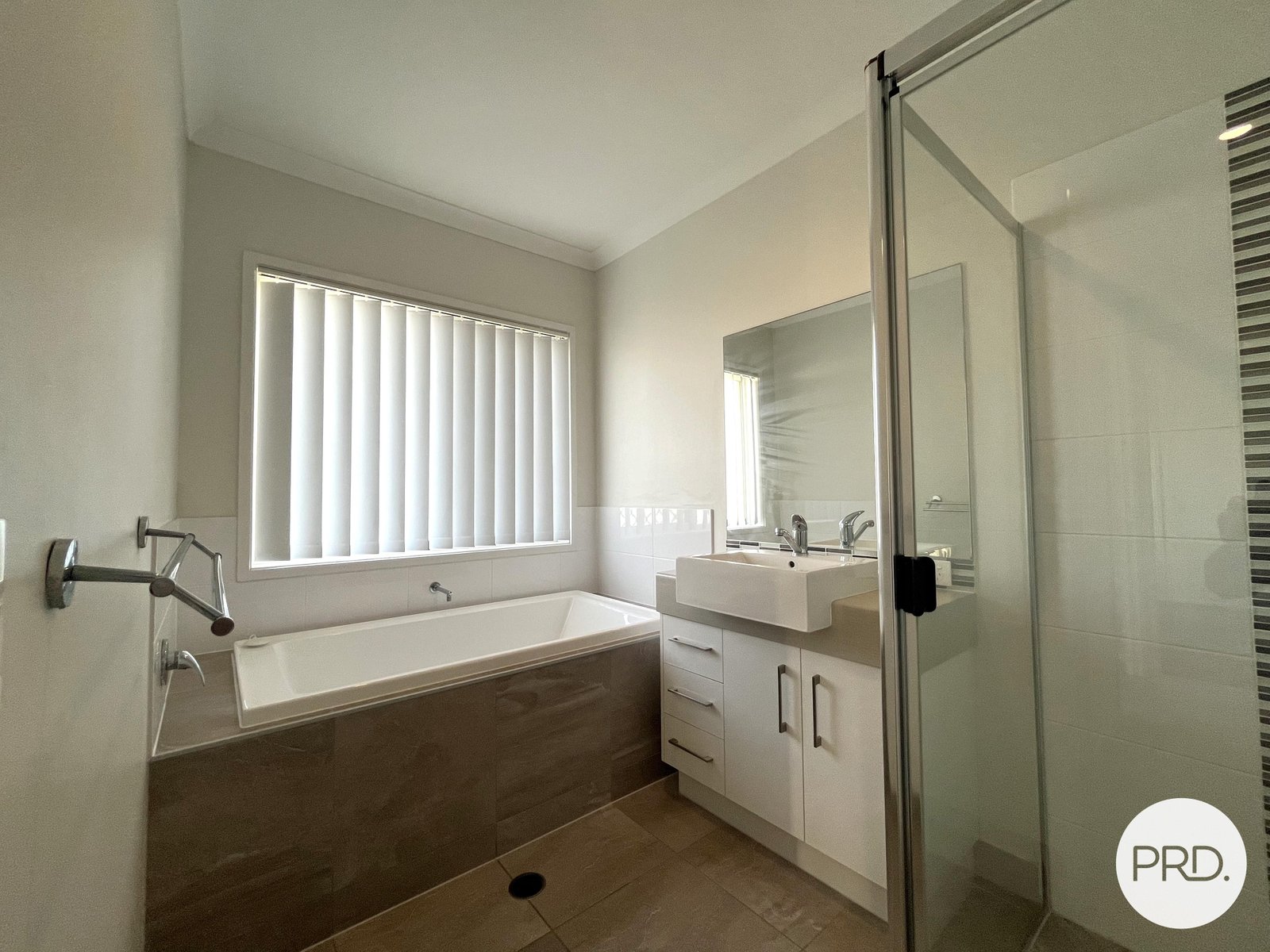 6 Kurwongbah Street BOYNE ISLAND 8