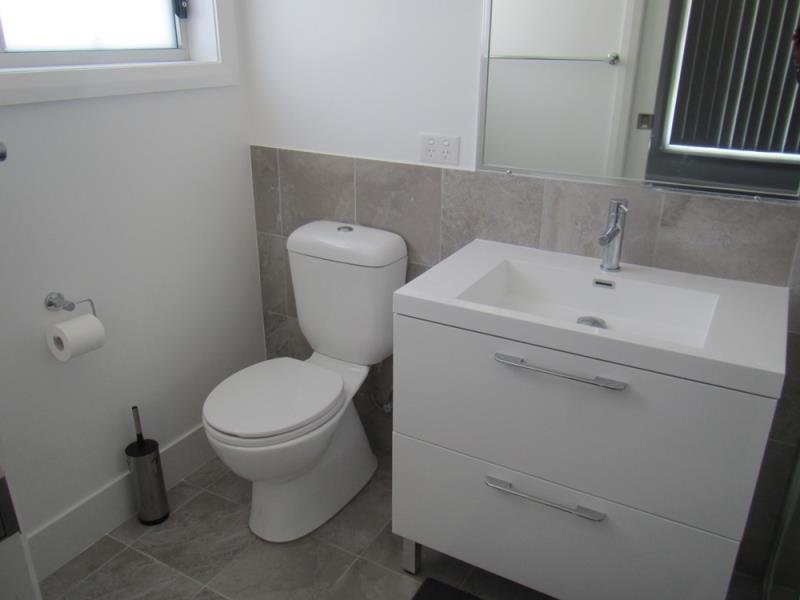6 Lake Place TAMWORTH 6