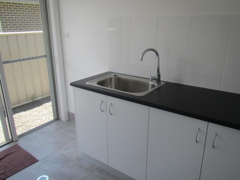 6 Lake Place TAMWORTH 7
