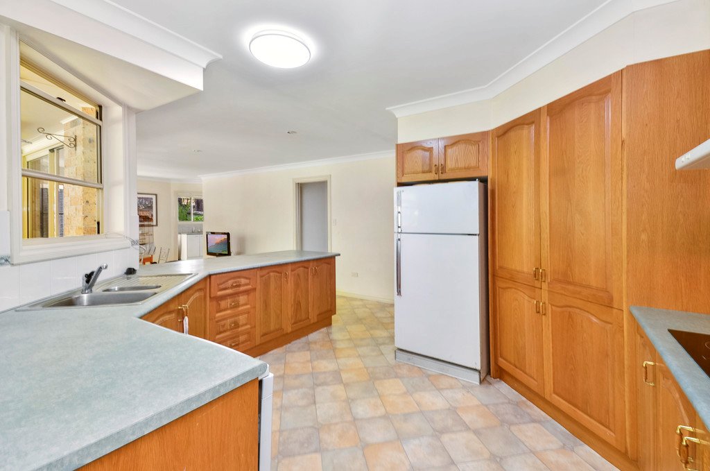 6 Lake View Crescent WEST HAVEN 2
