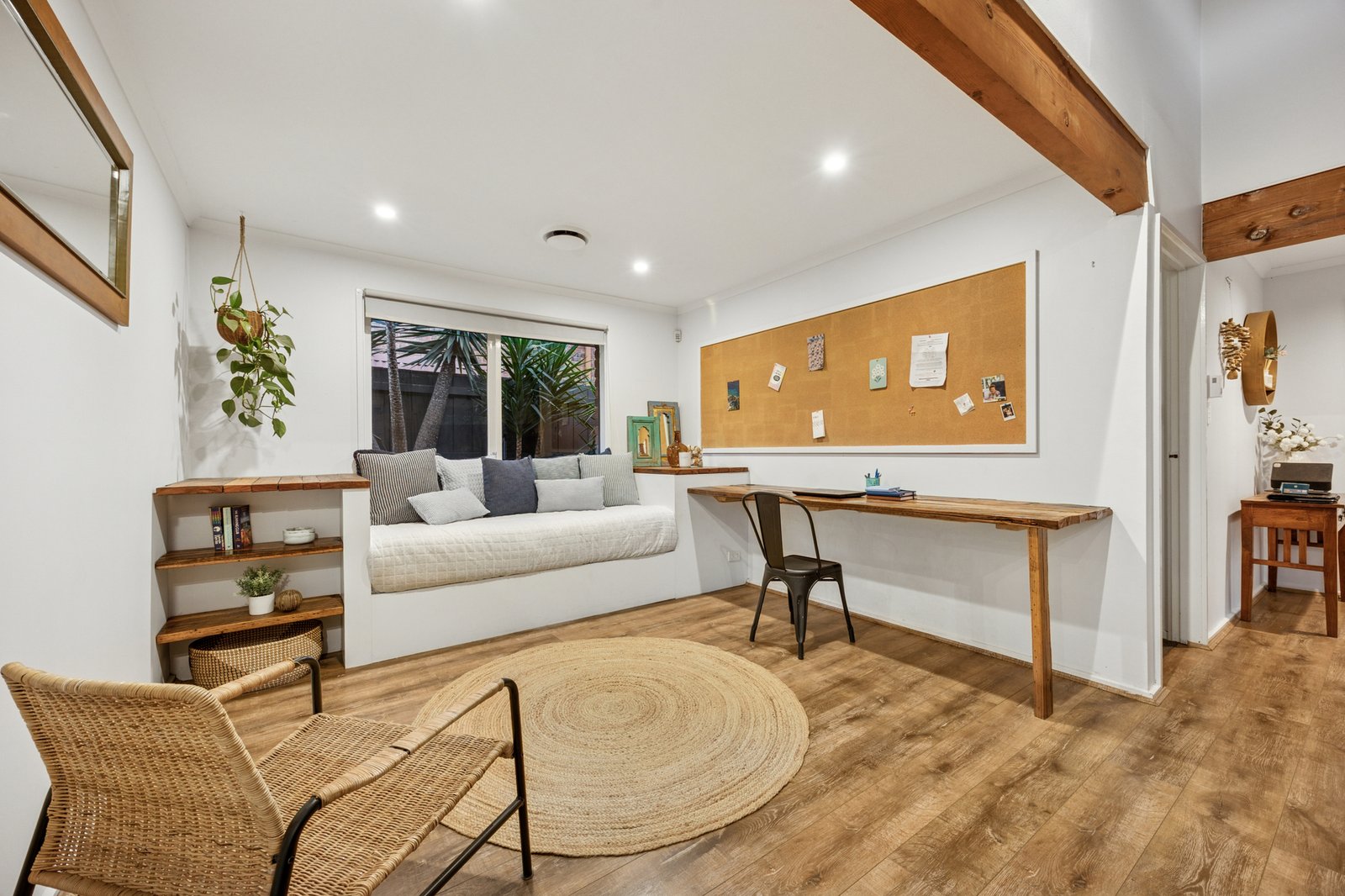 Gallery: 6 Lakeland Court