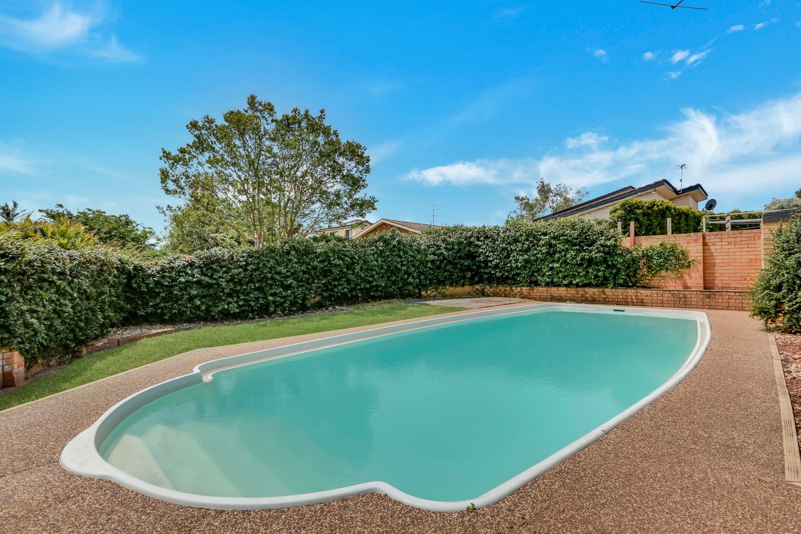 6 Lakeside Drive KANAHOOKA 2