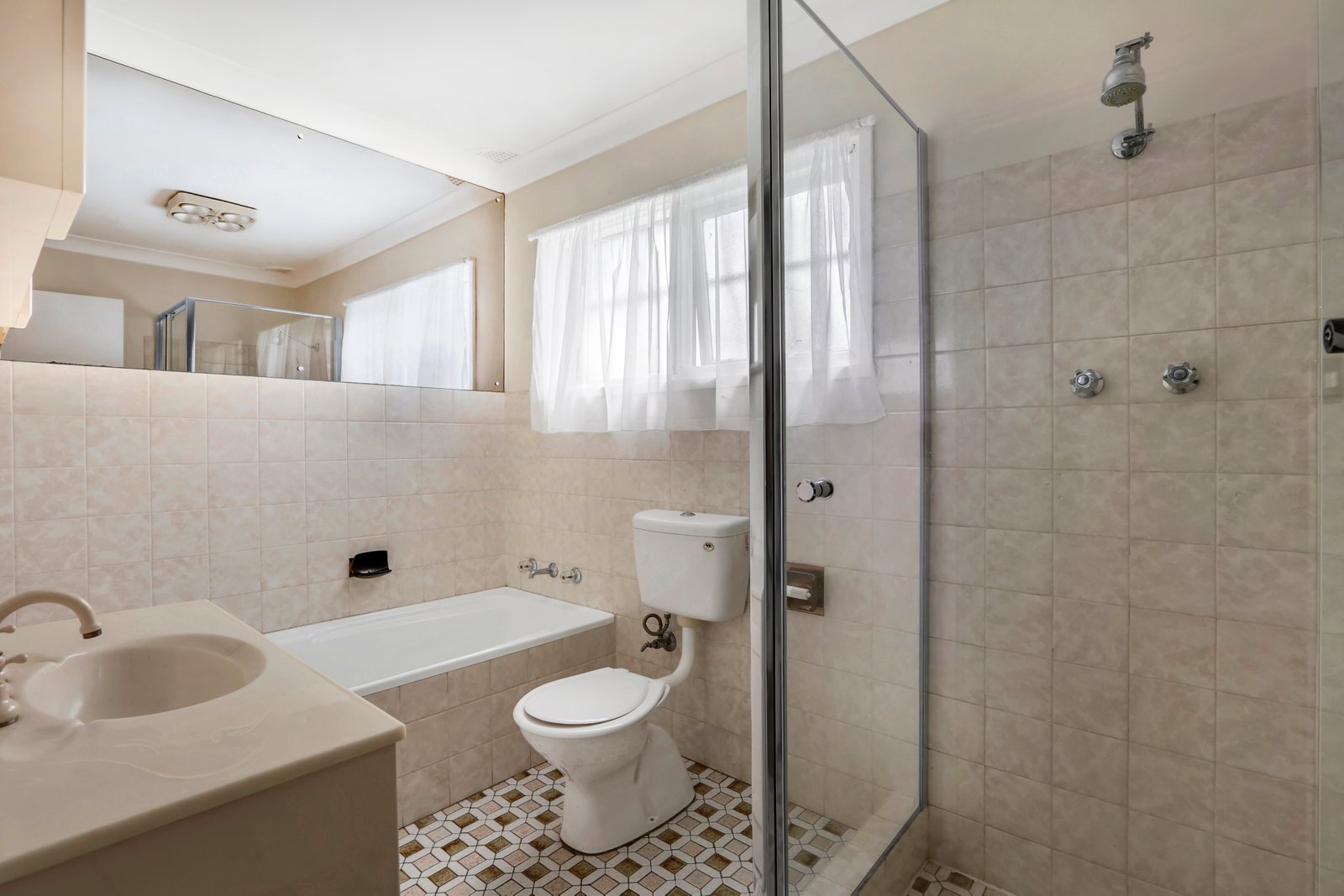 6 Lakeside Drive KANAHOOKA 7