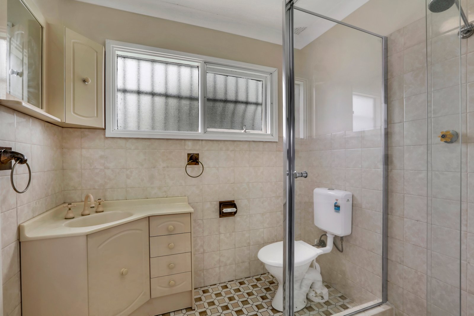 6 Lakeside Drive KANAHOOKA 10