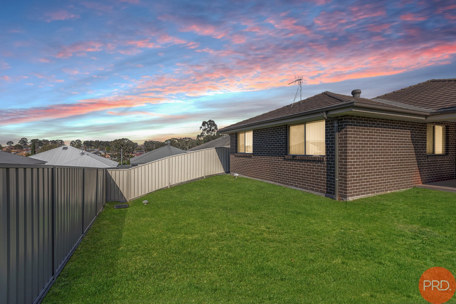 6 Lancaster Street THORNTON 4