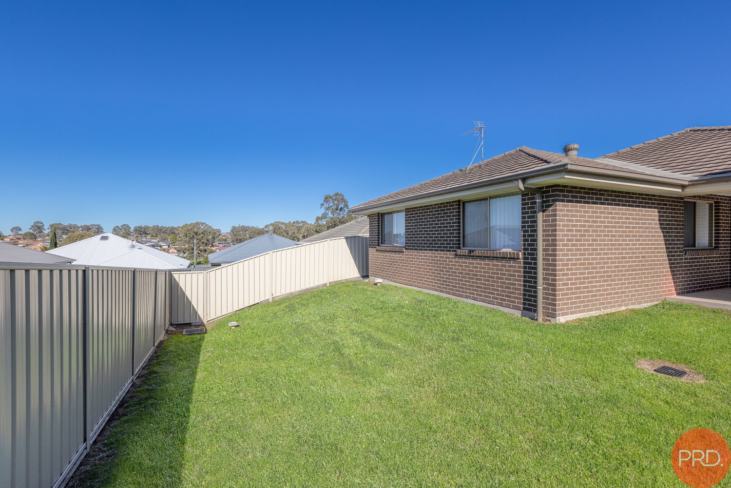 6 Lancaster Street THORNTON 25