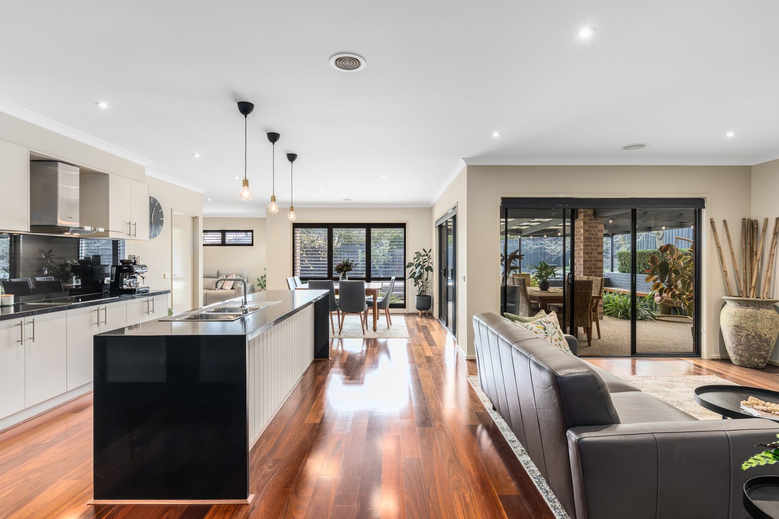 Gallery: 6 Landes Avenue