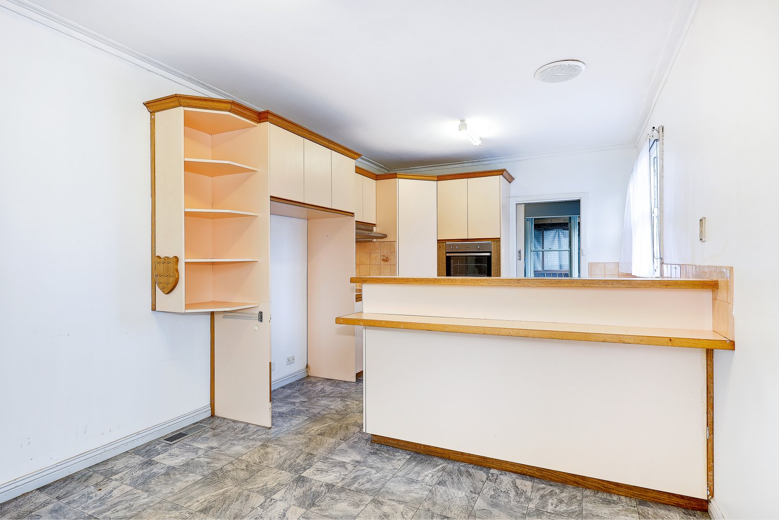6 Lane Street BROWN HILL 3