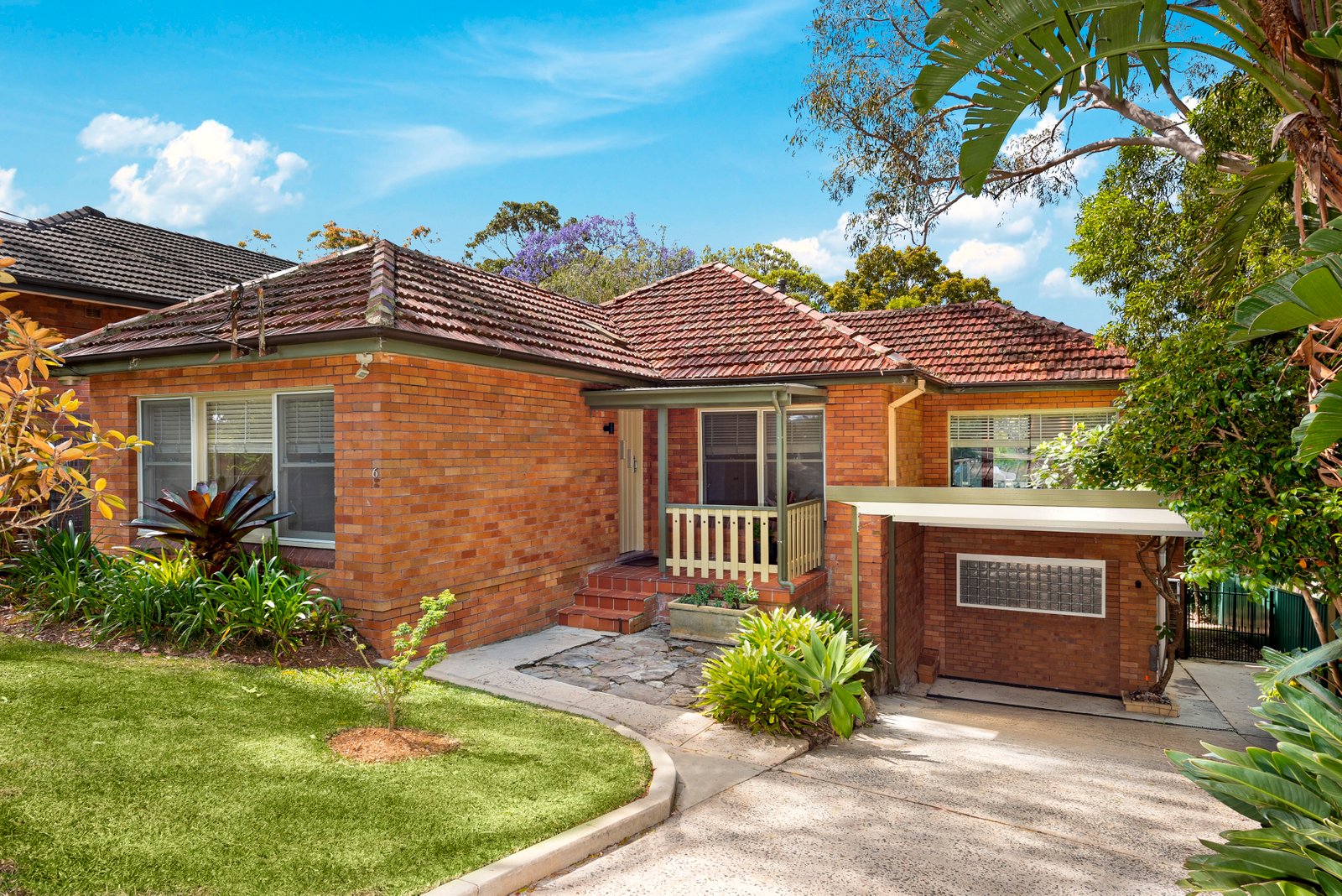 6 Lansdowne Parade OATLEY 1