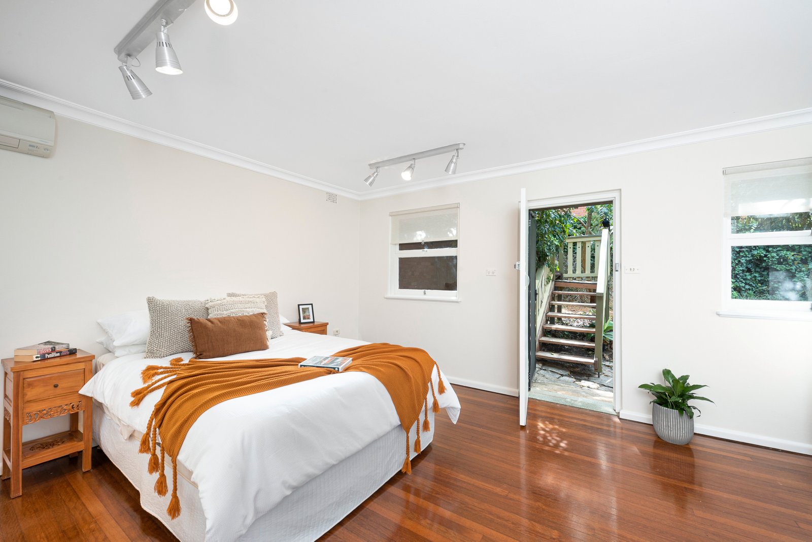 6 Lansdowne Parade OATLEY 6