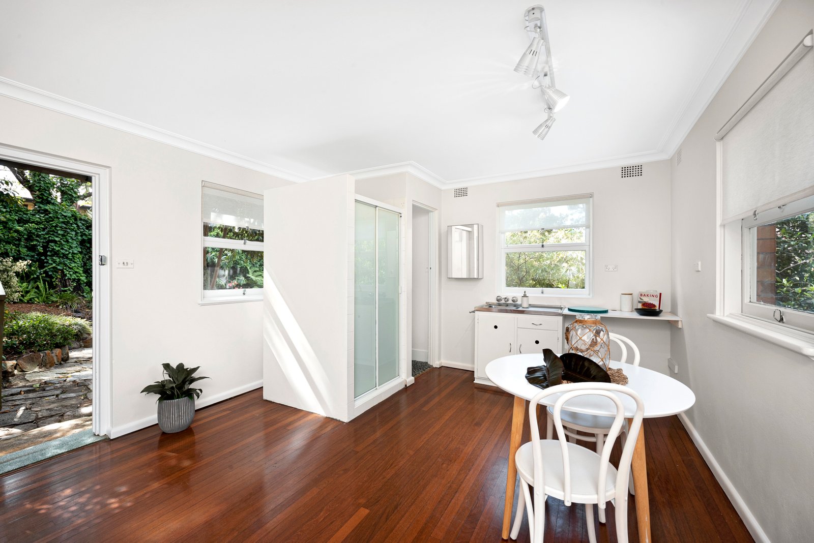 6 Lansdowne Parade OATLEY 7
