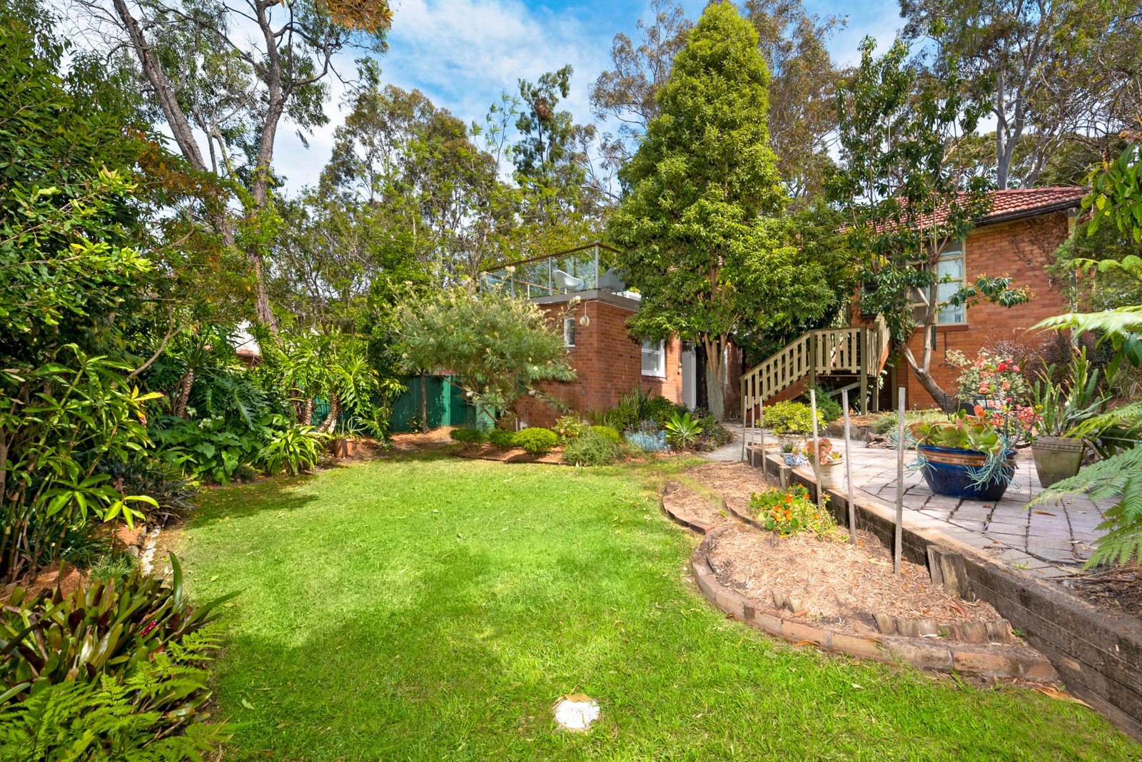 6 Lansdowne Parade OATLEY 12