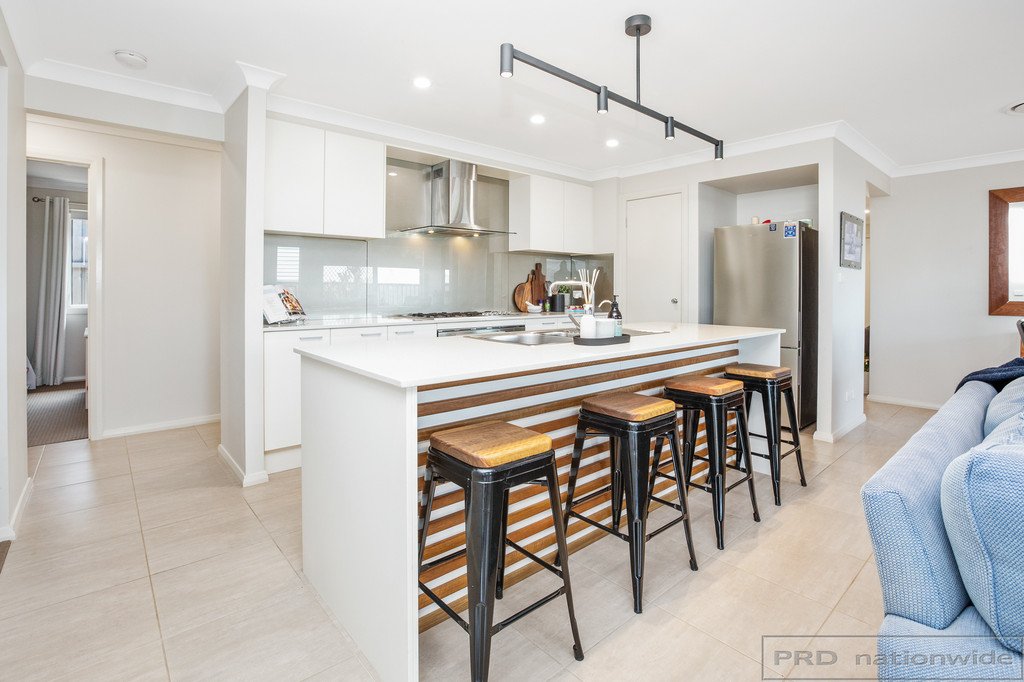 6 Lapwing Street ABERGLASSLYN 4